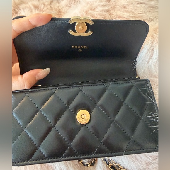 Chanel mini Flap bag with adjustable chain - Picture 6 of 12